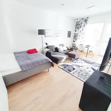 Quality Studio 31m2 * טמפרה